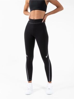 Nike Women's Black High-Waist Swoosh Leggings